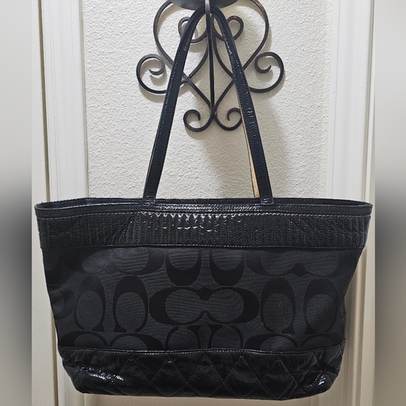 Coach Black Quilted Patent Leather Poppy Black Tote EUC - Picture 12 of 16